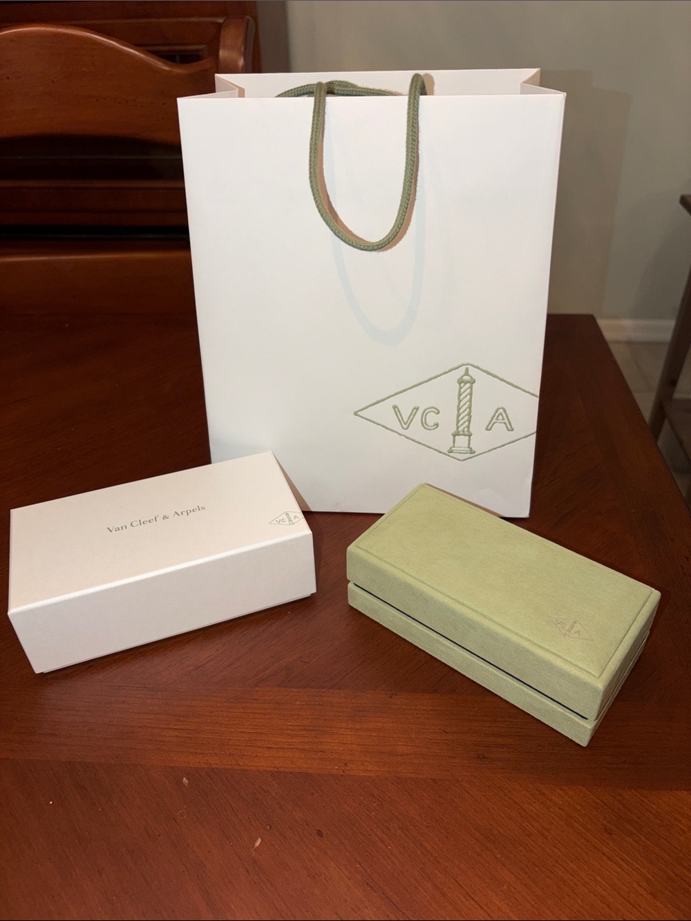 Van Cleef Arpels Green Bracelet Box Set Gift Bag NEW